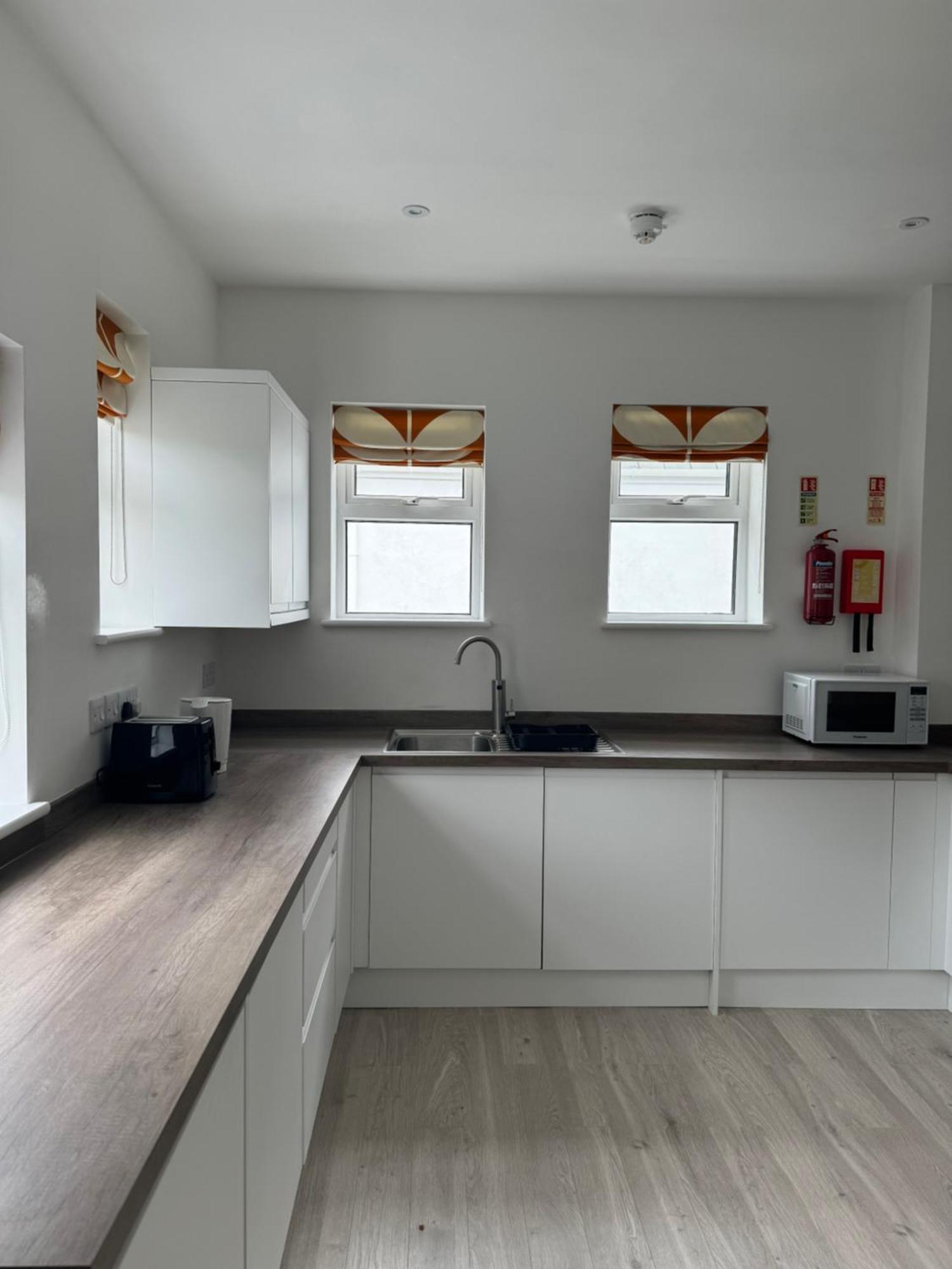 Armyn House Apartments, Your Coastal Escape In Фалмът Екстериор снимка