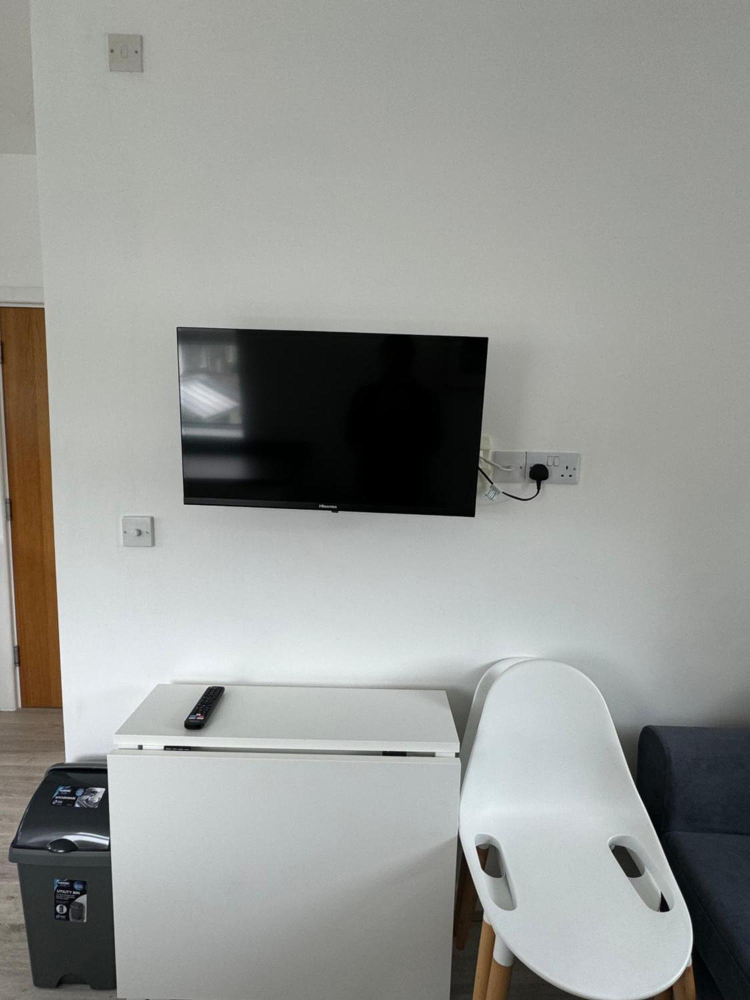 Armyn House Apartments, Your Coastal Escape In Фалмът Екстериор снимка