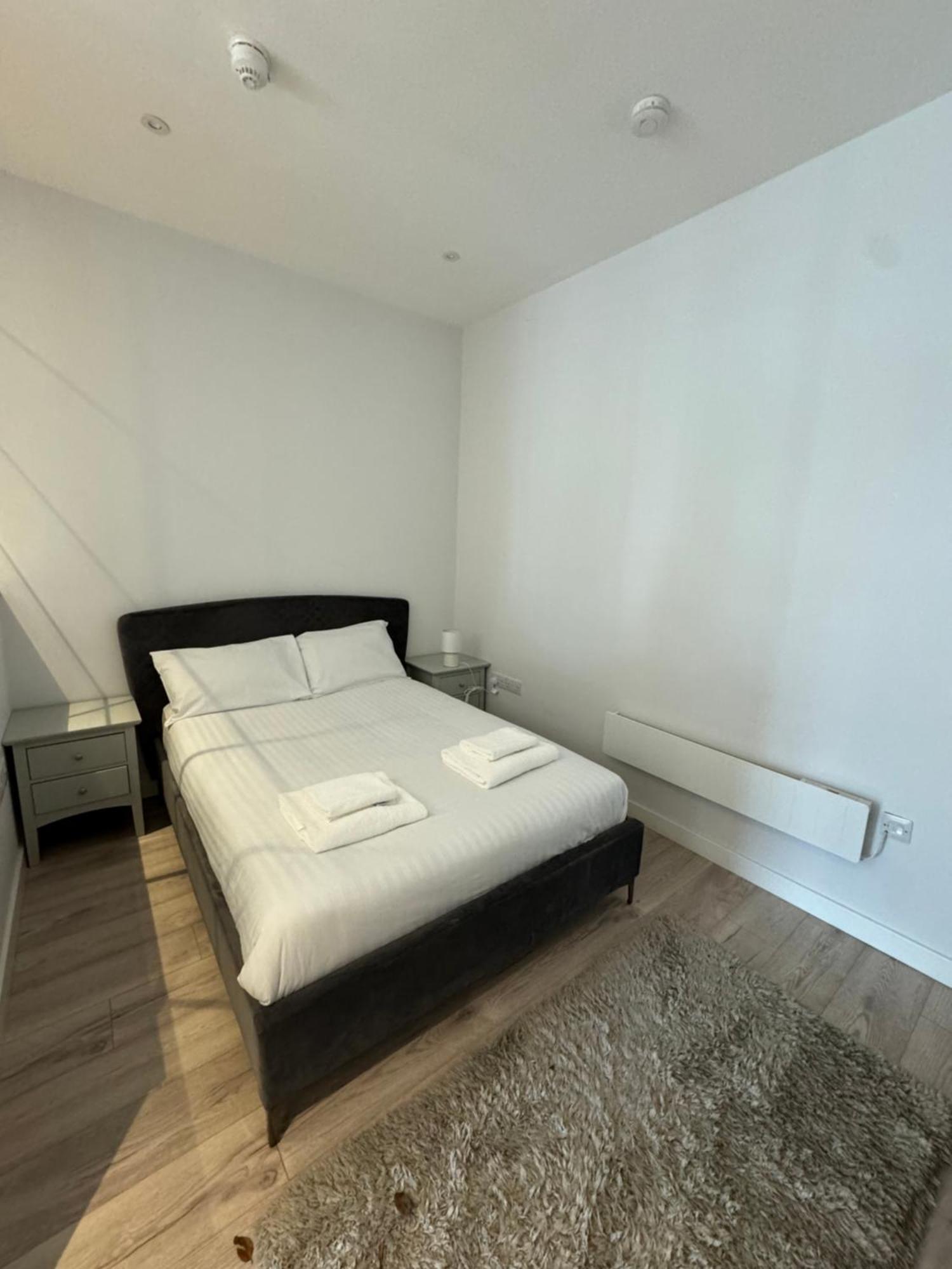 Armyn House Apartments, Your Coastal Escape In Фалмът Екстериор снимка
