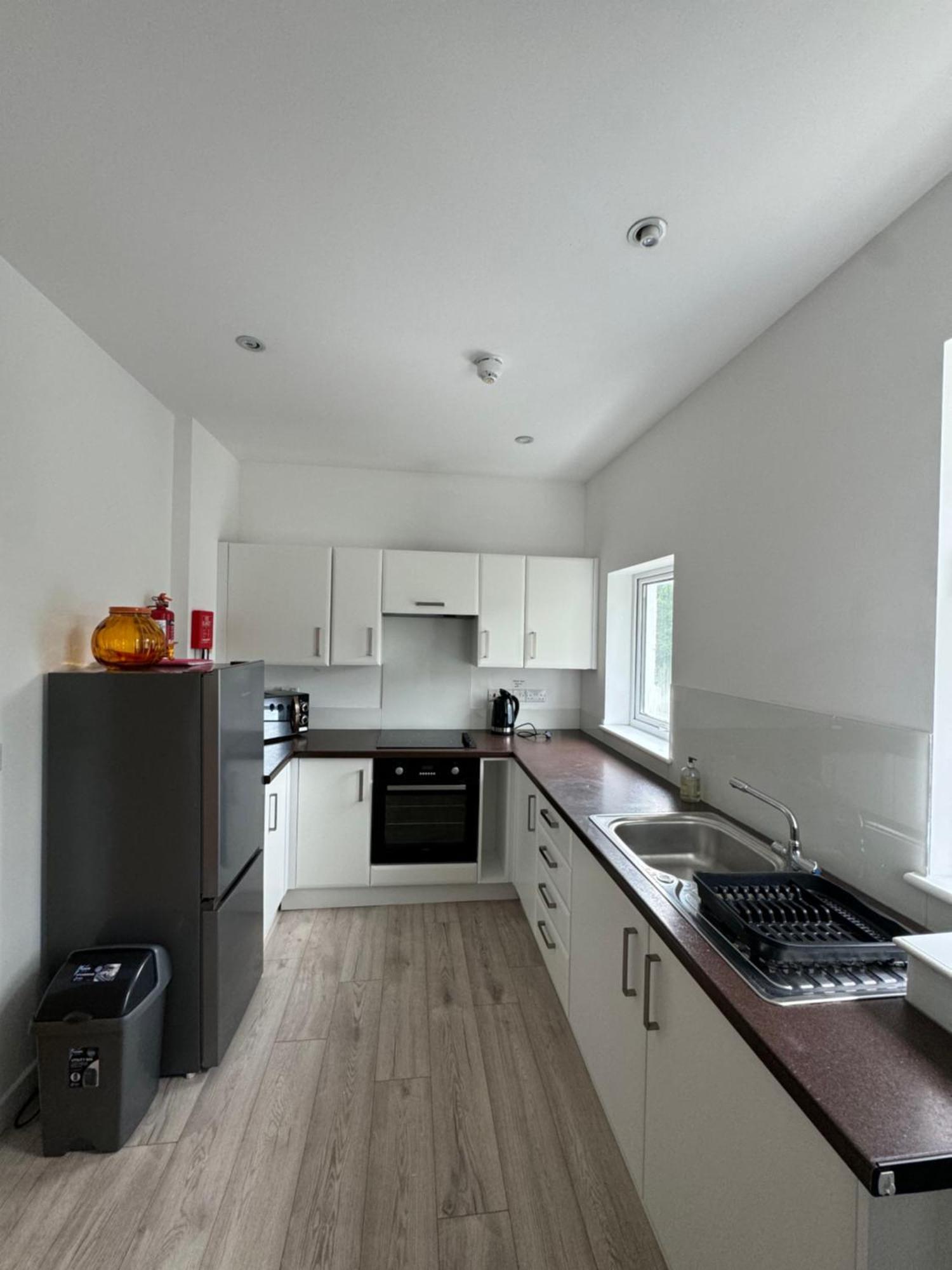 Armyn House Apartments, Your Coastal Escape In Фалмът Екстериор снимка