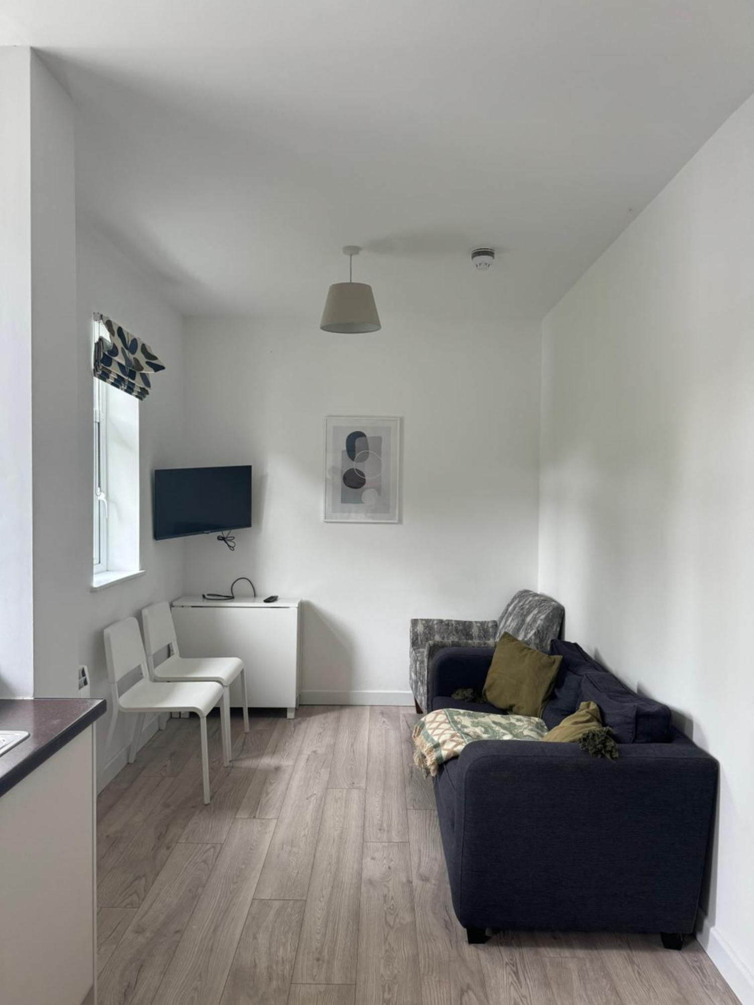 Armyn House Apartments, Your Coastal Escape In Фалмът Екстериор снимка